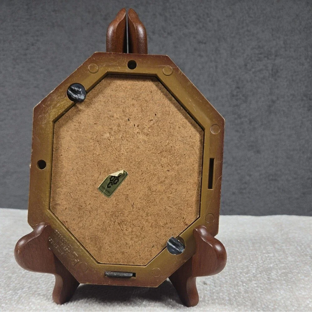 Vtg HL British Registered Design Ornate Octagon Faux Wood Picture Frame 9.5x7.5
